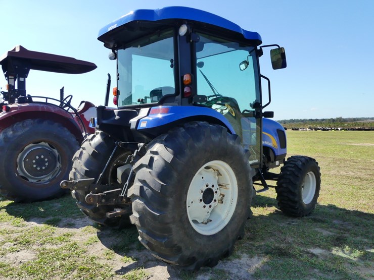 new-holland-t2420-image-3
