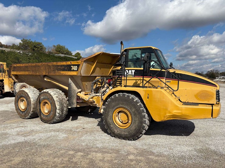 2006-caterpillar-740-image-4