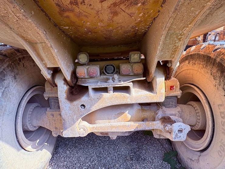 2007-caterpillar-740-image-30