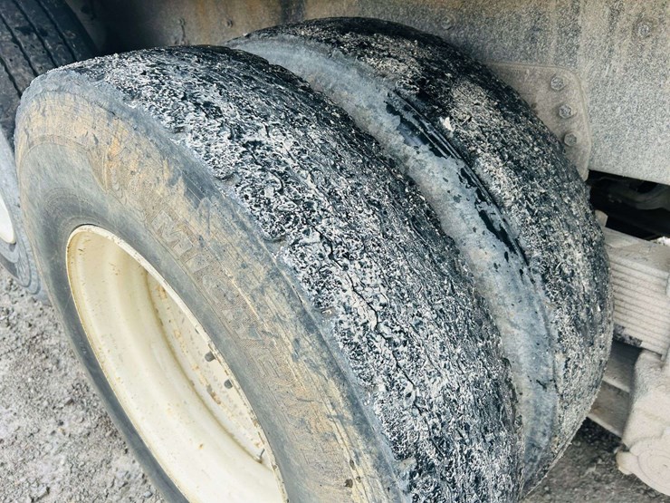 1997-international-paystar-5000-image-16