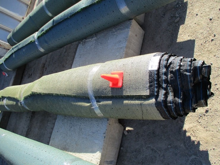 unused-roll-of-artificial-turf-image-2