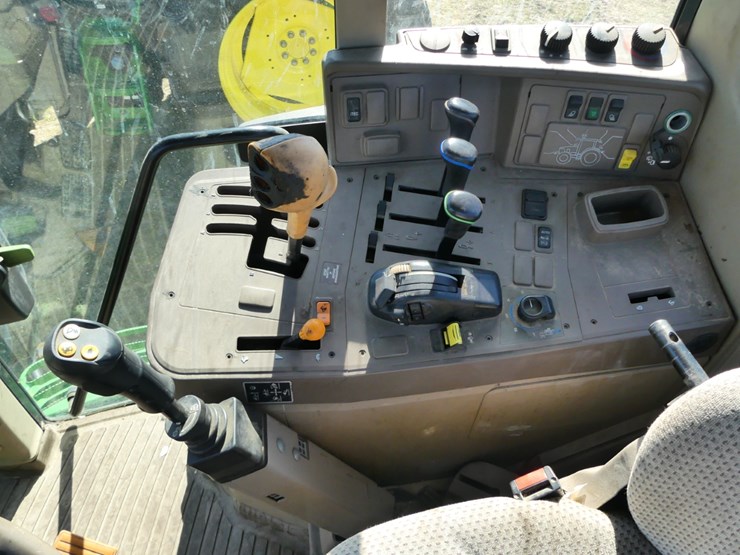 2016-john-deere-6110m-image-13