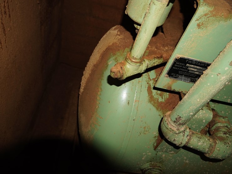 #139-•-twistair-air-compressor-image-12