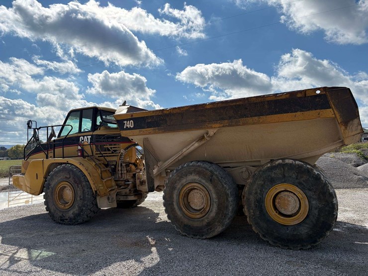 2006-caterpillar-740-image-2