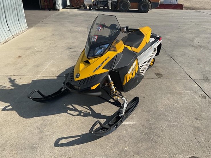 #68-•-2009-ski-doo-mxz-adrenaline-600-ho-etec-snowmobile-image-1