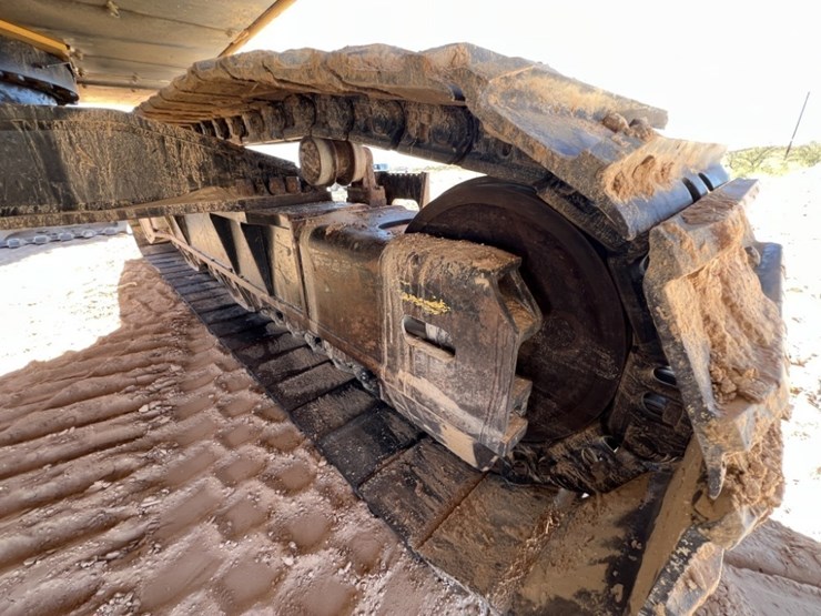 2019-deere-670g-lc-image-35