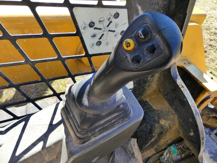 2022-caterpillar-259d3-image-15