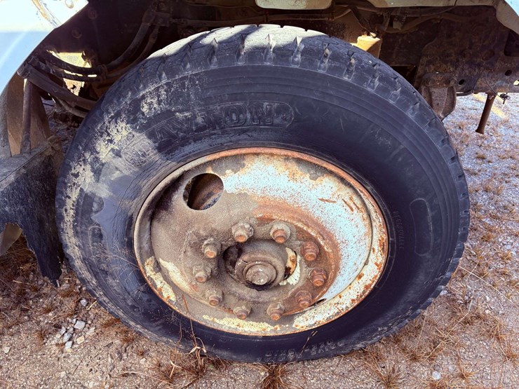 freightliner-t/a-water-truck-image-13