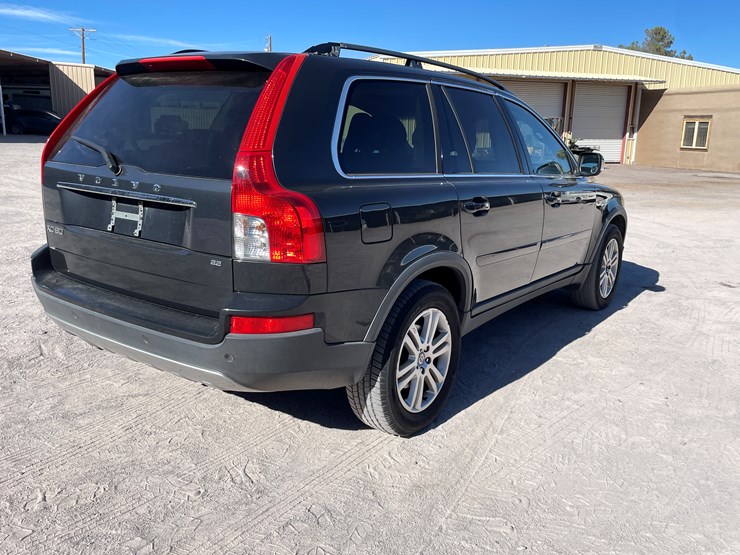 2010-volvo-xc90-image-5