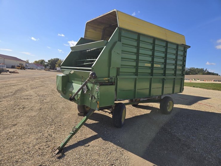 john-deere-714a-image-5