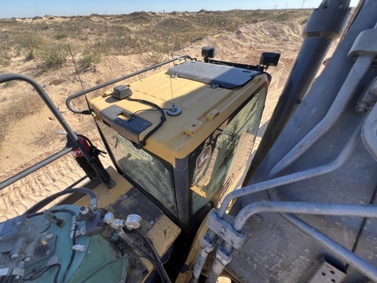 2019-deere-670g-lc-image-49