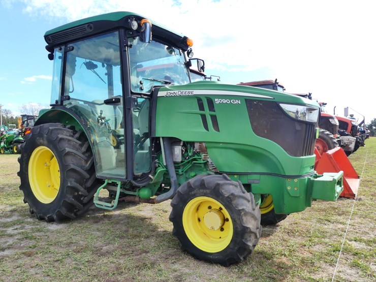 2017-john-deere-5090gn-image-2