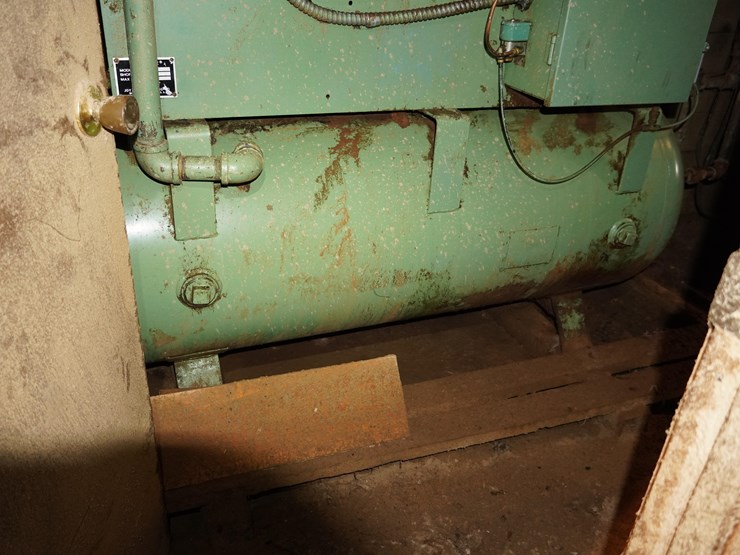 #139-•-twistair-air-compressor-image-3