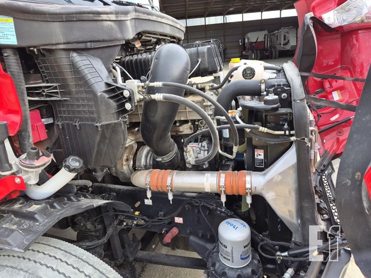 2018-freightliner-cascadia-116-image-30