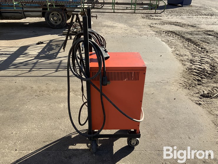 eagletronic-sr2400-mtl-forklift-battery-charger-image-6