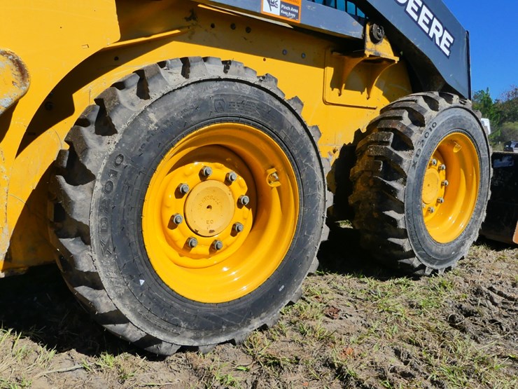 2023-deere-318g-image-6