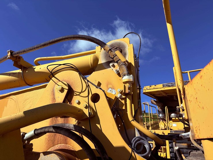 2001-caterpillar-988g-image-16