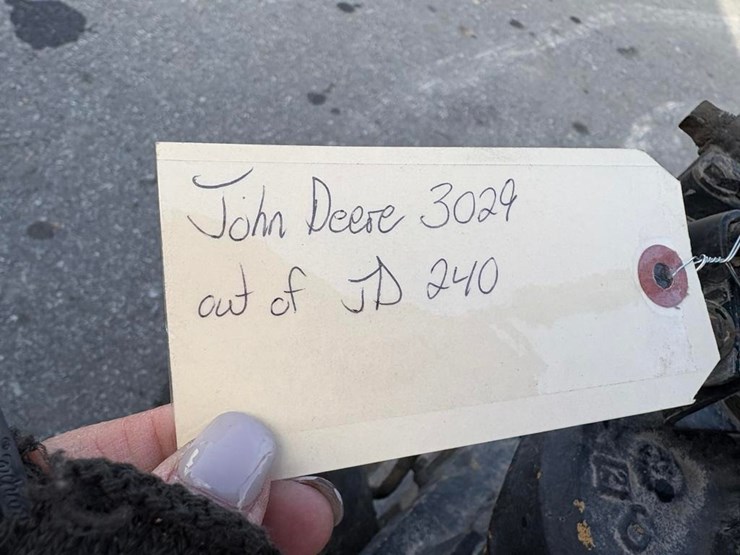 john-deere-240-image-7