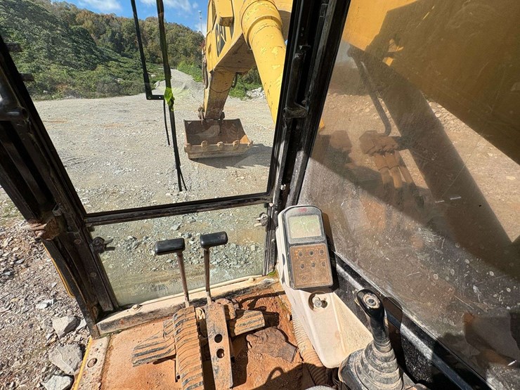 1999-caterpillar-375l-image-75