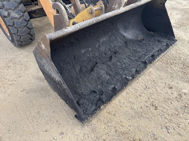 2008-case-570l-xt-image-25