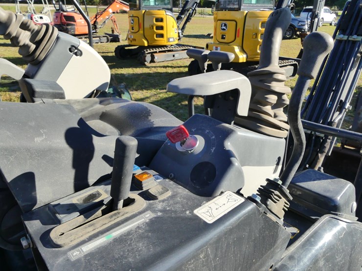 2023-deere-17g-image-16