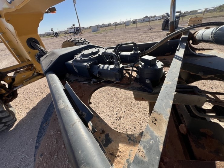 2018-deere-872gp-image-16