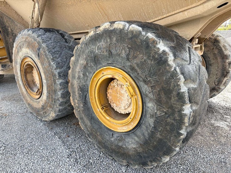 2006-caterpillar-740-image-8