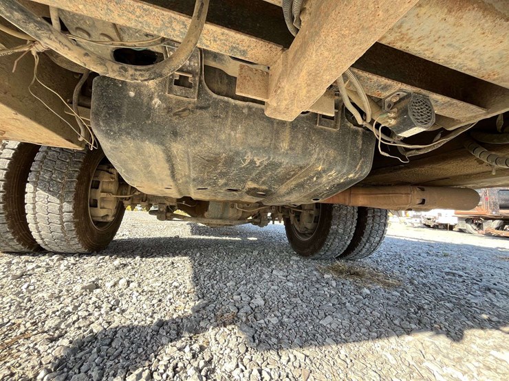 2017-ford-f550-xl-image-35