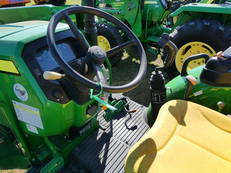 2022-john-deere-5055e-image-15