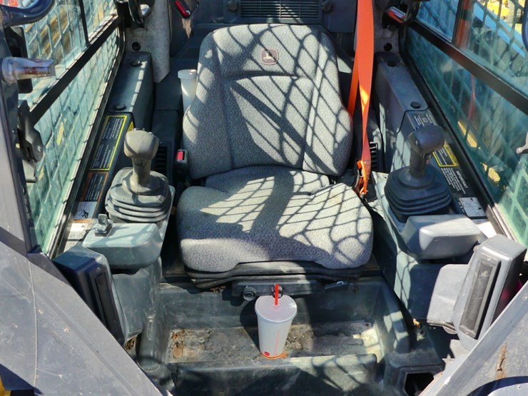 2021-deere-333g-image-13