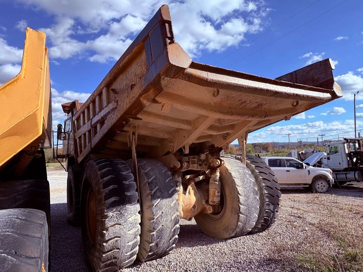 1993-caterpillar-773b-image-2