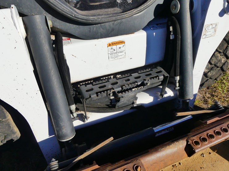 2017-bobcat-s550-image-11