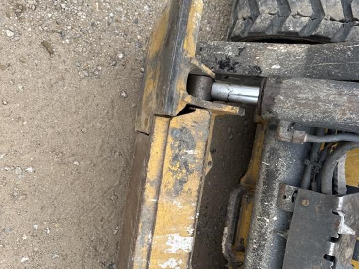 2019-deere-331g-image-12