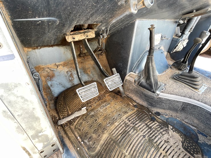 1965-nissan-patrol-image-21