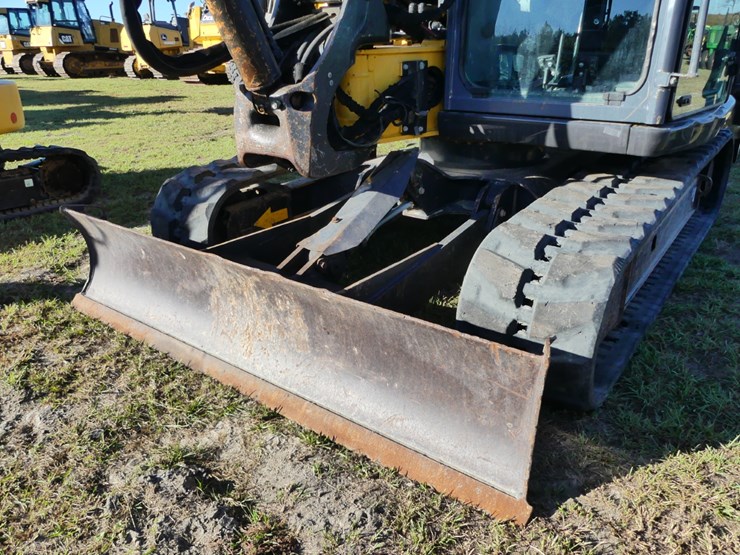 2018-deere-85g-image-12