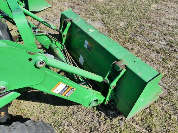 2011-john-deere-3038e-image-10