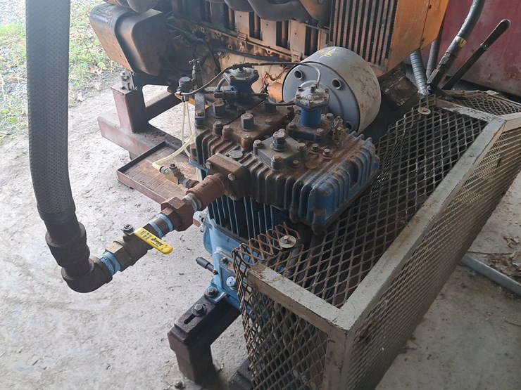 #216-•-quincy-air-compressor-image-2