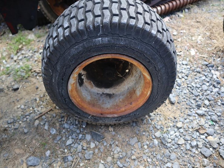 wheel-horse-lawn-&-garden-tractor-image-10