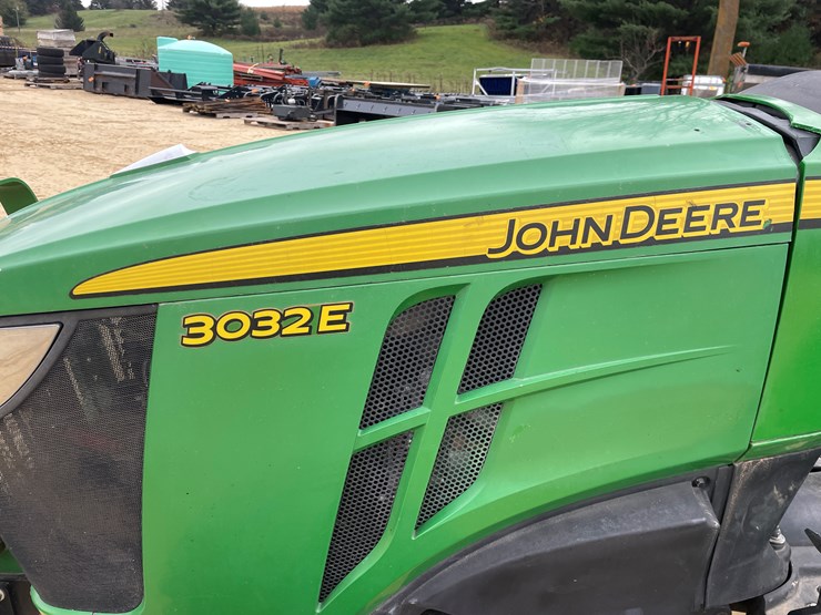 john-deere-3032e-image-9