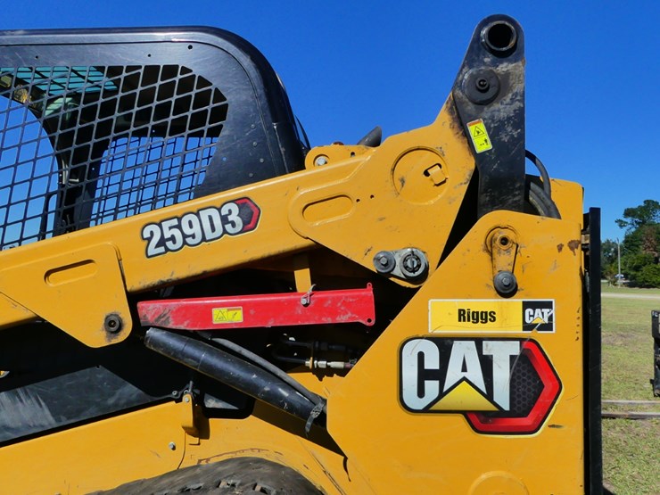 2021-caterpillar-259d3-image-7