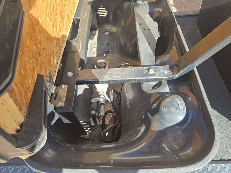 cushman-s61-shuttle-8-72-volt-golf-cart-image-17