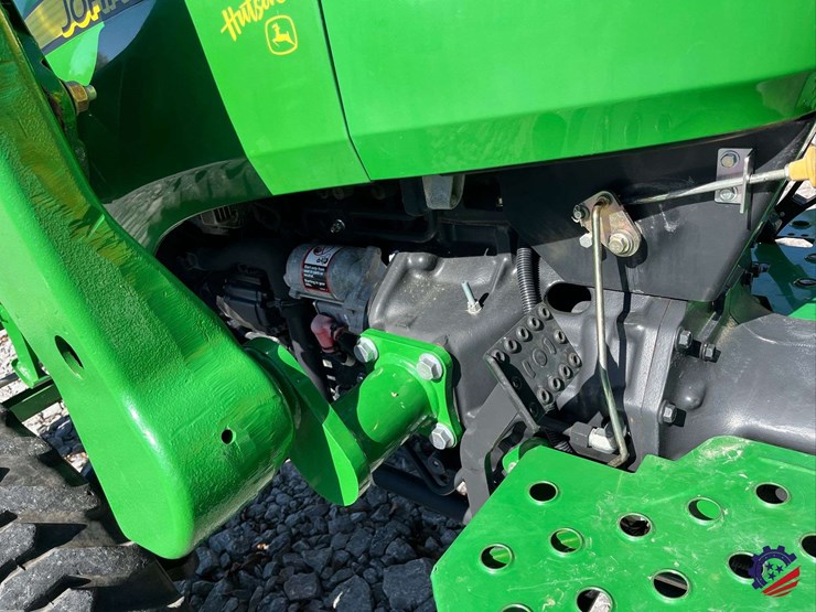 john-deere-4105-image-17