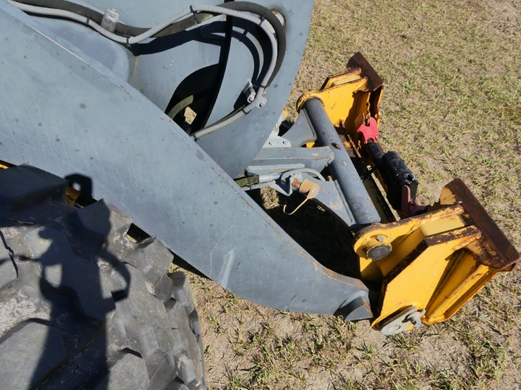 2014-deere-304k-image-10