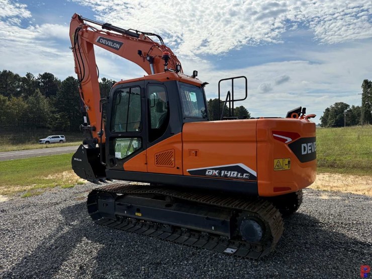 2024-develon-dx140lc-7k-image-4