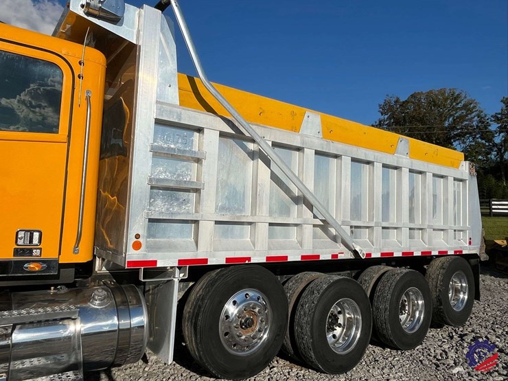 2020-freightliner-122sd-image-26