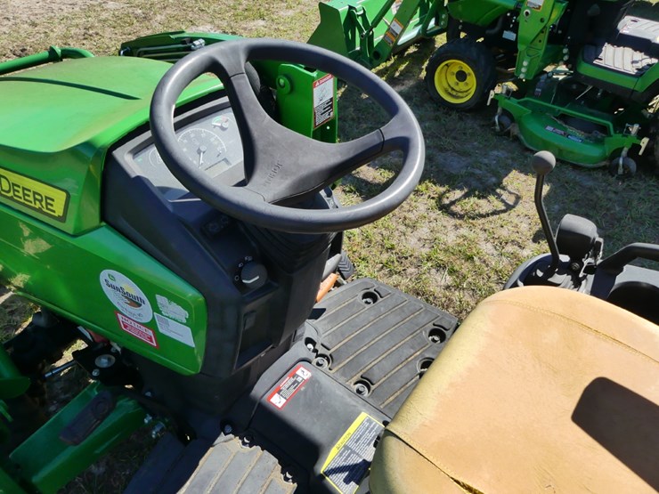 2022-john-deere-1025r-image-15