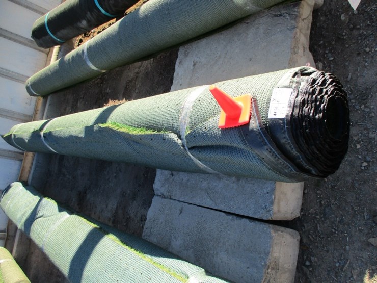 unused-roll-of-artificial-turf-image-2