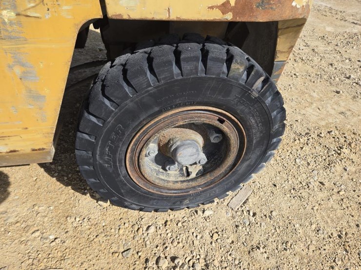 #5832-•-cat-gp40k2-fork-lift-image-5