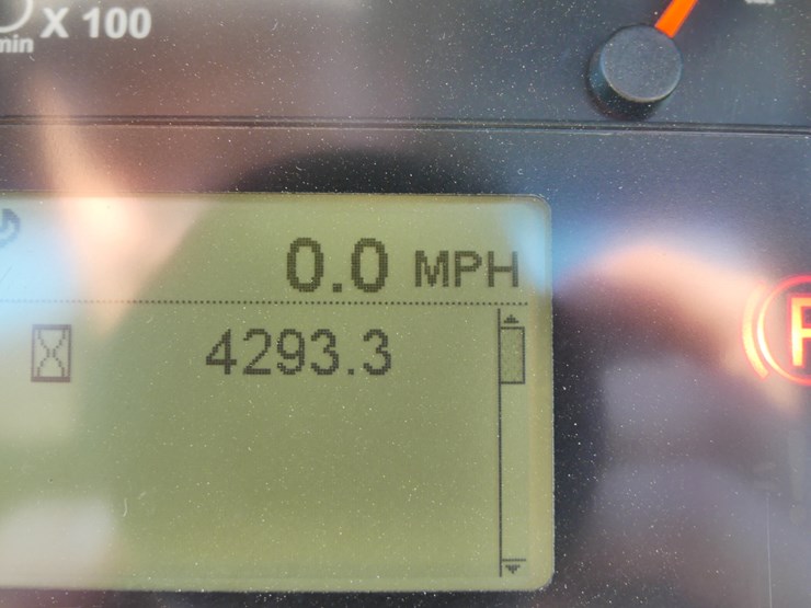 2018-caterpillar-12m3-image-23