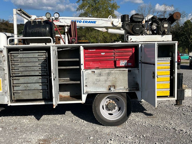 2017-ford-f550-xl-image-23